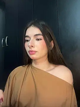 Coralinee 01 online show from 02-24-26, 01:28