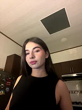 Coralinee 01 online show from 11-21-25, 12:20