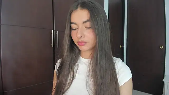 Snapshot of Coralinee_01 chatting on 01-31-25, 11:56 Coralinee 01 online show from 01-31-25, 11:56