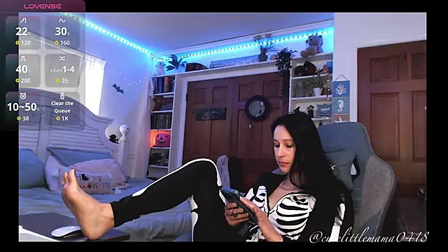 Snapshot of cutelittlemama0418 chatting on 10-25-25, 02:17 cutelittlemama0418 online show from 10-25-25, 02:17