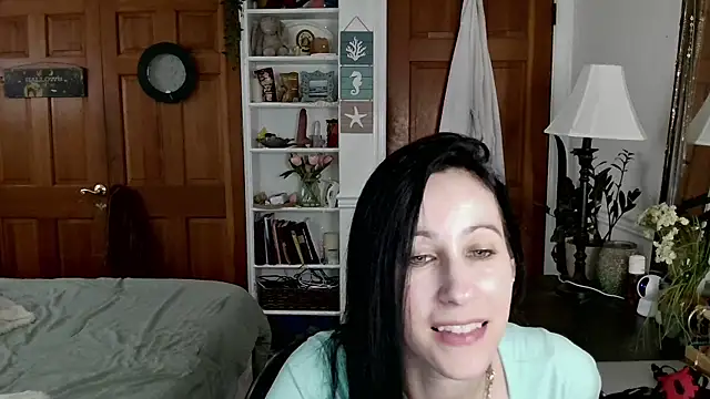 Snapshot of cutelittlemama0418 chatting on 10-16-25, 07:22 cutelittlemama0418 online show from 10-16-25, 07:22