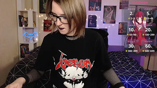 Snapshot of Viper_kiss chatting on 10-02-25, 11:57 Viper kiss online show from 10-02-25, 11:57