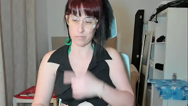 emmita69  online show from 02-08-26, 01:14