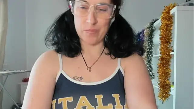 emmita69  online show from 12-22-25, 11:21