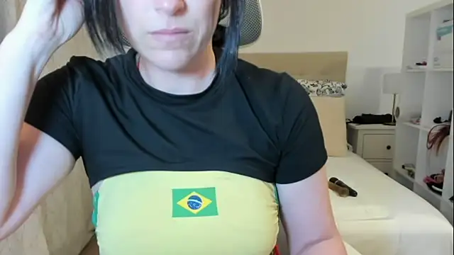 emmita69  online show from 04-16-26, 04:24