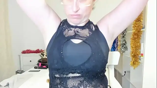 emmita69  online show from 12-21-25, 11:16