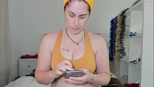 emmita69  online show from 12-18-25, 04:39