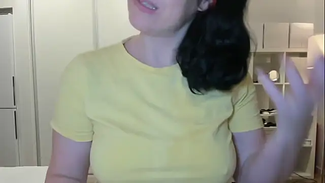 Snapshot of emmita69_ chatting on 10-11-25, 05:19 emmita69 online show from 10-11-25, 05:19