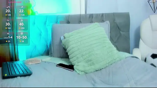 nikkita ubba online show from 10-21-25, 01:49