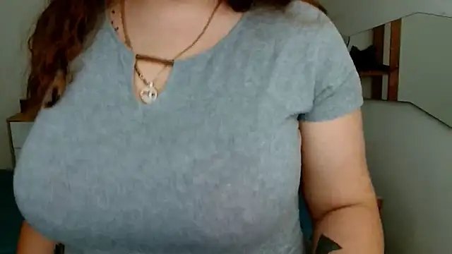 Snapshot of leila_beayte_ chatting on 10-07-25, 04:30 leila beayte online show from 10-07-25, 04:30