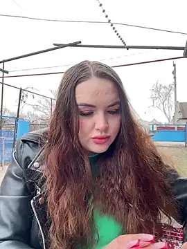 Snapshot of leila_beayte_ chatting on 03-16-25, 09:49 leila beayte online show from 03-16-25, 09:49