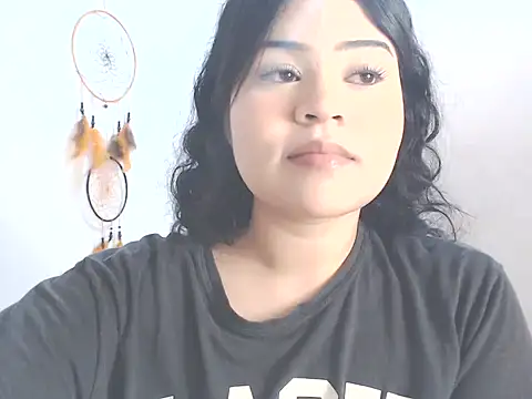 Amara18  online show from 12-20-24, 06:40