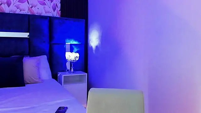 Amareto  online show from 11-23-25, 11:42