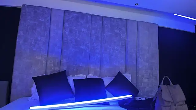 Amareto  online show from 04-15-26, 10:10