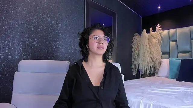 Snapshot of Amareto_ chatting on 03-08-25, 03:45 Amareto online show from 03-08-25, 03:45
