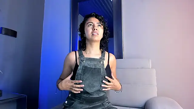 Snapshot of Amareto_ chatting on 03-20-25, 11:27 Amareto online show from 03-20-25, 11:27