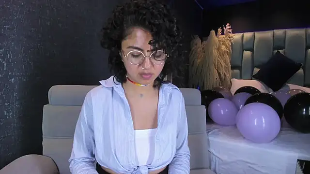 Snapshot of Amareto_ chatting on 03-01-25, 04:54 Amareto online show from 03-01-25, 04:54