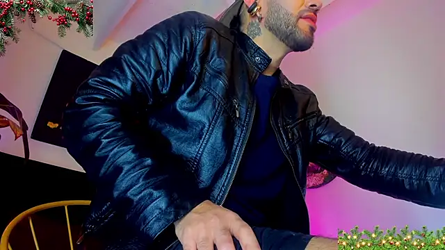 LatinMilk  online show from 12-05-25, 01:05