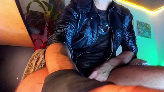 LatinMilk  online show from 06-23-26, 08:12