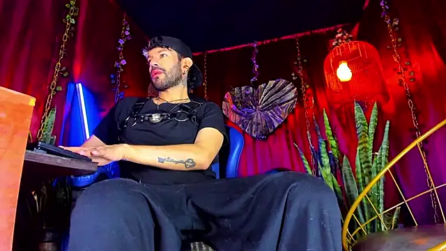 LatinMilk  online show from 01-16-26, 02:48