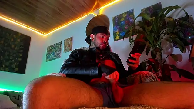 LatinMilk  online show from 05-27-26, 07:49