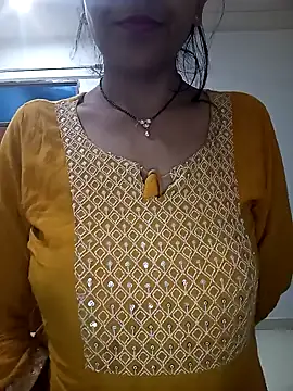 Hot-Shivani online show from 01-16-25, 03:56