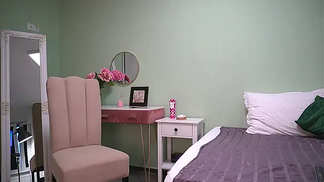Snapshot of HaileyMoonn chatting on 09-15-25, 03:51 HaileyMoonn online show from 09-15-25, 03:51