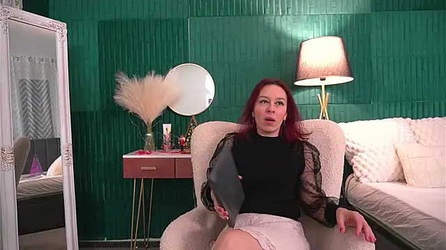 HaileyMoonn online show from 01-12-26, 04:52