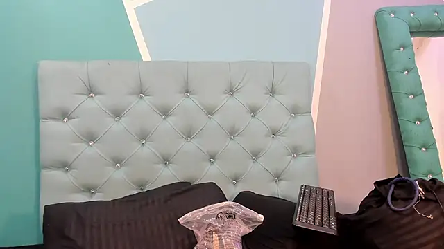 AlondraFerri1 online show from 01-26-25, 07:20