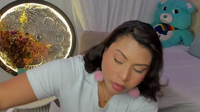 Helleamazing online show from 04-23-26, 03:02