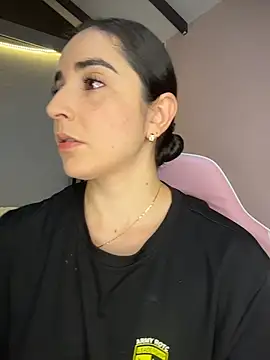 Victoria-And1 online show from 02-05-26, 01:34