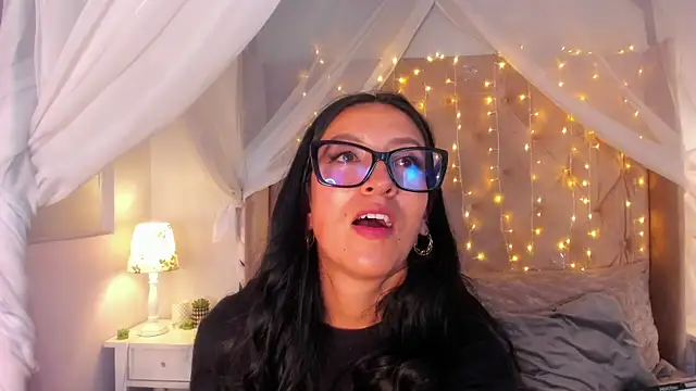 kira moon   online show from 03-09-25, 08:31