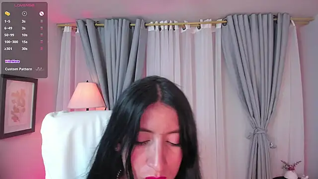 kira moon   online show from 11-06-25, 09:41