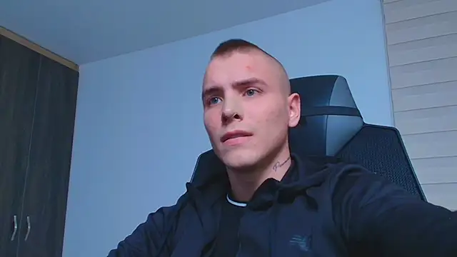 JordanThompson  online show from 10-01-25, 05:01