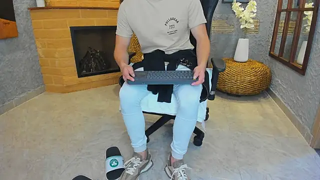 JordanThompson  online show from 03-18-25, 07:22