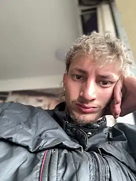 Snapshot of Scott_sex7 chatting on 02-19-26, 05:43 Scott sex7 online show from 02-19-26, 05:43