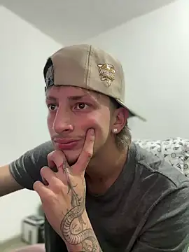 Snapshot of Scott_sex7 chatting on 02-21-26, 04:03 Scott sex7 online show from 02-21-26, 04:03