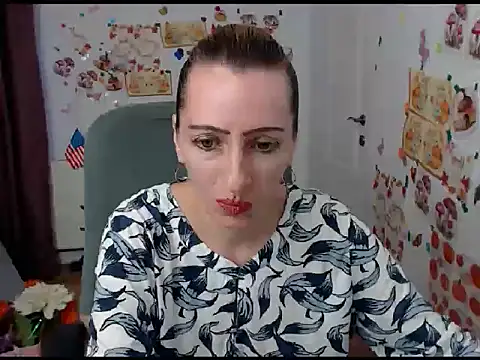 Snapshot of EvelynAngell chatting on 09-16-25, 09:10 EvelynAngell online show from 09-16-25, 09:10