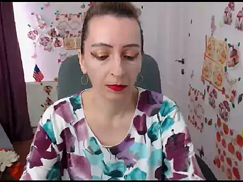 Snapshot of EvelynAngell chatting on 09-19-25, 06:17 EvelynAngell online show from 09-19-25, 06:17