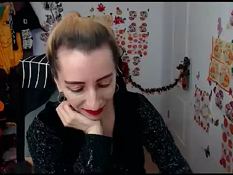 EvelynAngell online show from 10-29-25, 06:56