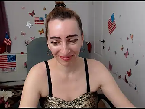 Snapshot of EvelynAngell chatting on 01-27-25, 10:38 EvelynAngell online show from 01-27-25, 10:38