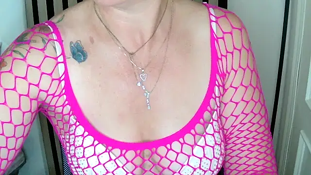 xxNoeliaxx online show from 10-02-25, 06:50