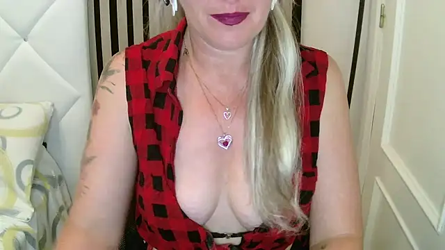 xxNoeliaxx online show from 04-28-26, 06:51