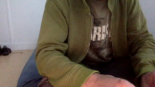 Snapshot of molozeb chatting on 10-10-25, 02:12 molozeb online show from 10-10-25, 02:12