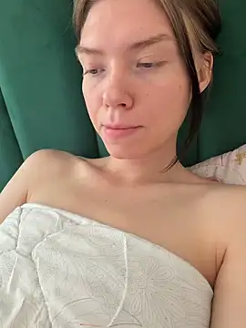 Snapshot of Lisaaa_Alisa chatting on 06-18-26, 07:29 Lisaaa Alisa online show from 06-18-26, 07:29
