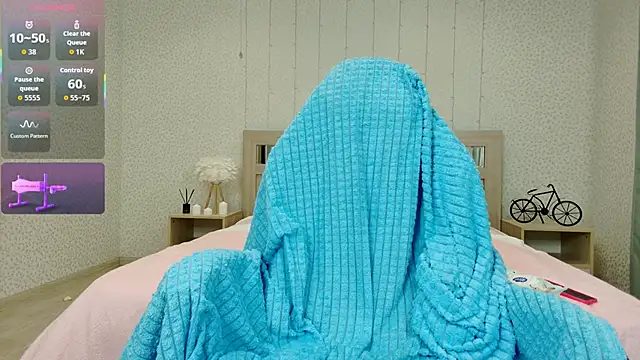 Snapshot of oliviiaa chatting on 10-08-25, 11:27 oliviiaa online show from 10-08-25, 11:27