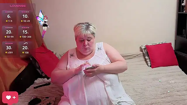 Klio5678 online show from 10-24-25, 09:41