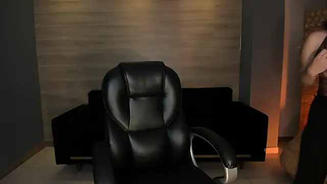 Snapshot of DominiqueVega chatting on 01-14-25, 09:09 DominiqueVega online show from 01-14-25, 09:09