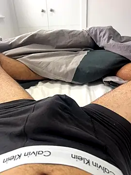 h0rnyguy001 online show from 09-17-25, 08:16