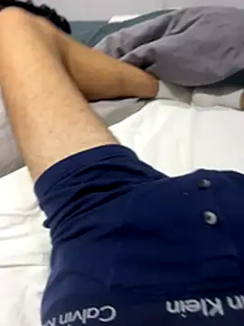 h0rnyguy001 online show from 10-18-25, 05:48